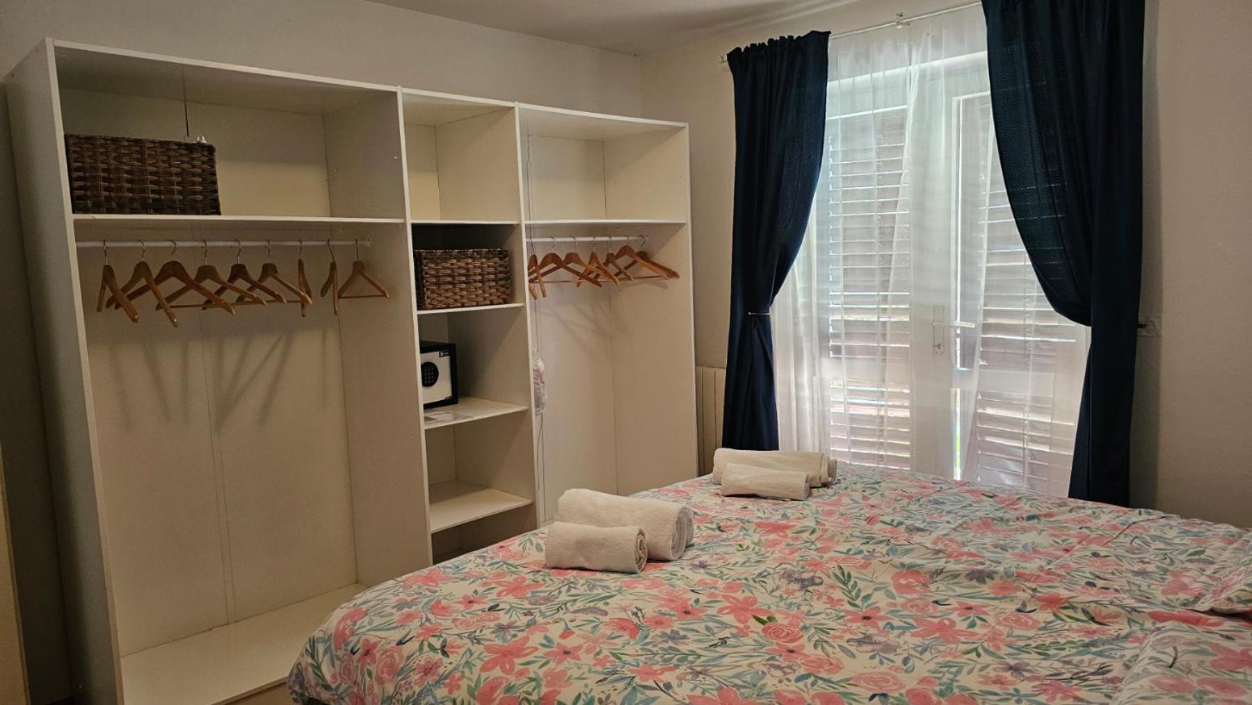 Apartments Gabriela 波雷奇 客房 照片